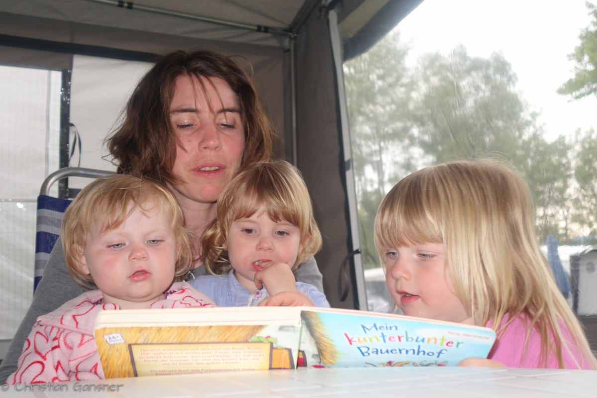 s Mami verzellt Gschichte für alli      