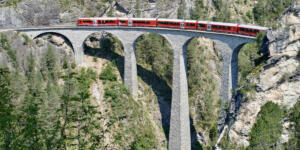 RhB auf demLandwasserviadukt